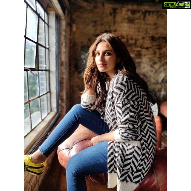 Parineeti Chopra Instagram - Using the DoP for personal photography 😜TheGirlOnTheTrain - WHAT. AN. EXPERIENCE 🦋 #LifeChanging #Nirvana #Peace 📸 @tribhuvanbabu London, United Kingdom