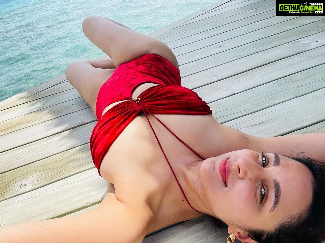 Parineeti Chopra - 753.1K Likes - Most Liked Instagram Photos