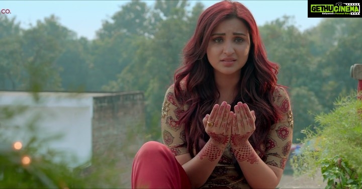 Parineeti Chopra Instagram - FAV FAV FAV song. Arijit Singh. Sigh. @sidmalhotra 💕💕💕 #JabariyaJodi