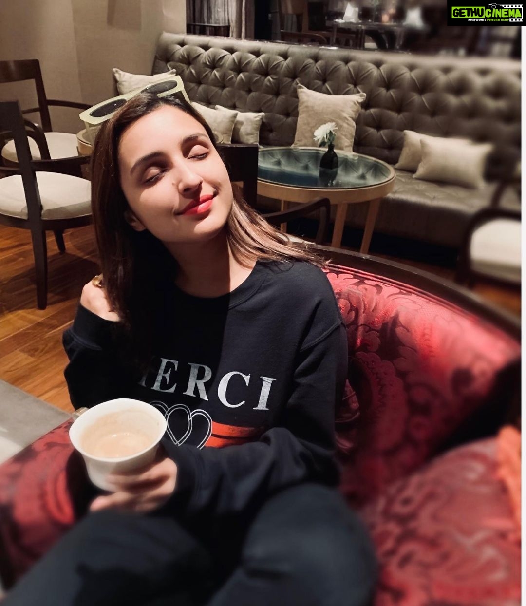 Parineeti Chopra Instagram - Now you know why I needed the coffee ✨ #MeTime #ThisWeatherMakesMeRomantic Mumbai, Maharashtra