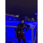 Parineeti Chopra Instagram - Ice rink was shut. So posed instead. 🤣❄️☃️ #CandidNOT London