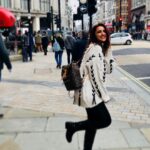 Parineeti Chopra Instagram – ‘Tis the season for frumpy sweaters and sharp boots ☃️ Oxford Street