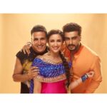 Parineeti Chopra Instagram – NAMASTE original khiladi! He’s given us nothing but love since the first day 🧡🧡 @akshaykumar @arjunkapoor