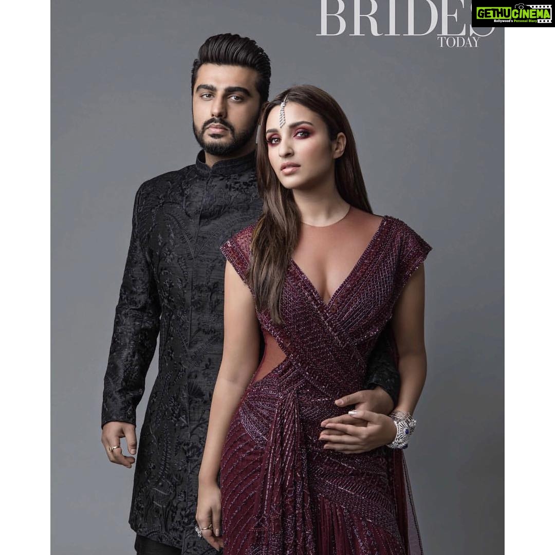 Parineeti Chopra Instagram - Waiting for our trailer like ..... @arjunkapoor #NamasteEnglandTrailer on 6th SEPTEMBER!
