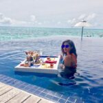 Parineeti Chopra Instagram - Floating breakfast? Sure! 💦🦋🍳 Maldives