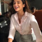 Parineeti Chopra Instagram - Blurry, hazy, happy with all the love!! Thankyou for the 14million loversssss 💞🌸💝🍄🌺 Mehboob Studio