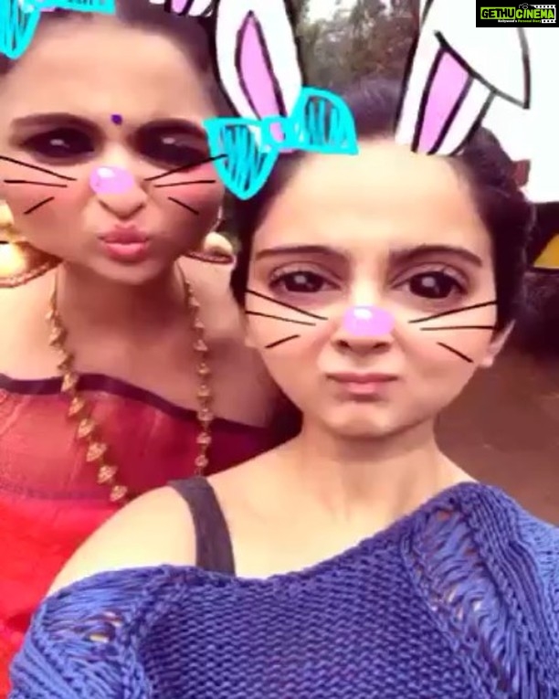 Parineeti Chopra Instagram - Happy birthdayyyy to this mad woman who teaches me how to live life in style!!! My fellow linguistics partner, general jester but true voice of reason. What would I do without ya lady!!! HAPPY HAPPY BIRTHDAY❤️❤️ #30YearsOfLady (You’re getting older but this hashtag isn’t 🤣😍❤️)