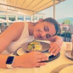 Parineeti Chopra Instagram - e̶a̶t̶ hug your food 🍊 Austria, Europe