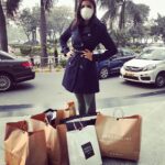 Parineeti Chopra Instagram - Smog. Shop. Shoot. Repeat 🙊🎒👠#DelhiSmog #SandeepAurPinkyFaraar Gurgaon, Haryana