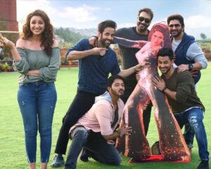 Parineeti Chopra Instagram - My crazyyyyyy boys!!! Love them ❤️ #MeriPyaariBindu #GolmaalAgain