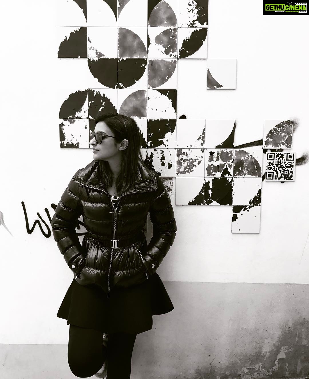 Parineeti Chopra Instagram - Tourist. Part dois. #Lisbon 😎❤ Lisbon, Portugal