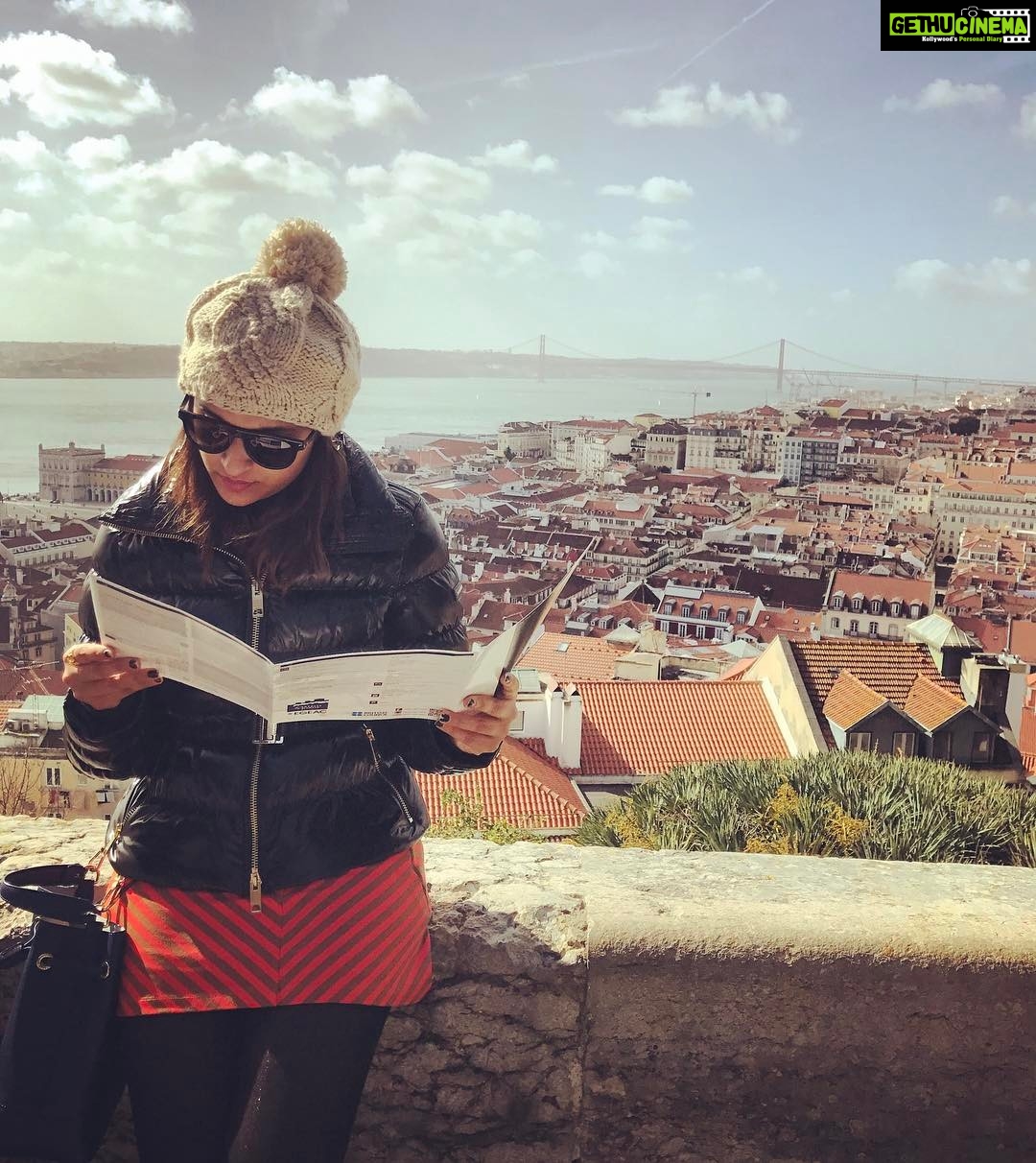 Parineeti Chopra Instagram - Tourist. #Lisbon #EuropeForPresident ❤💄 Lisbon, Portugal