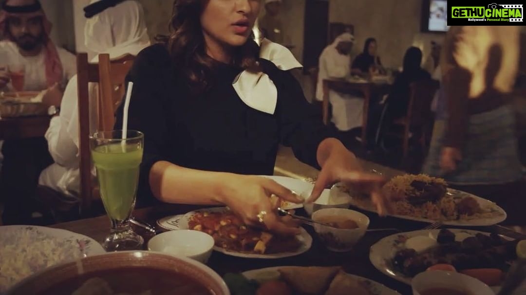 Parineeti Chopra Instagram - Emarati cuisine! Where have you been all my life?! Sooo familiar and yet sooo different! I'm sold;) Al Fanar Restaurant