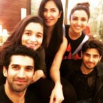 Parineeti Chopra Instagram - Andddd we're off!!! Dream Team is coming for you America! We start with you Houston!! @aliaabhatt @s1dofficial #KatrinaKaif #Aditya #DreamTeam2016