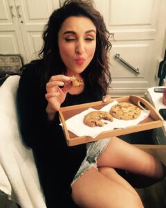 Parineeti Chopra Instagram - Cheat day!!! Coookiessss cmonn #bliss
