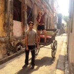Parineeti Chopra Instagram - Bindu and Abhimanyu's joyride in the City of Joy! Hahaha #MeriPyaariBindu @ayushmannk
