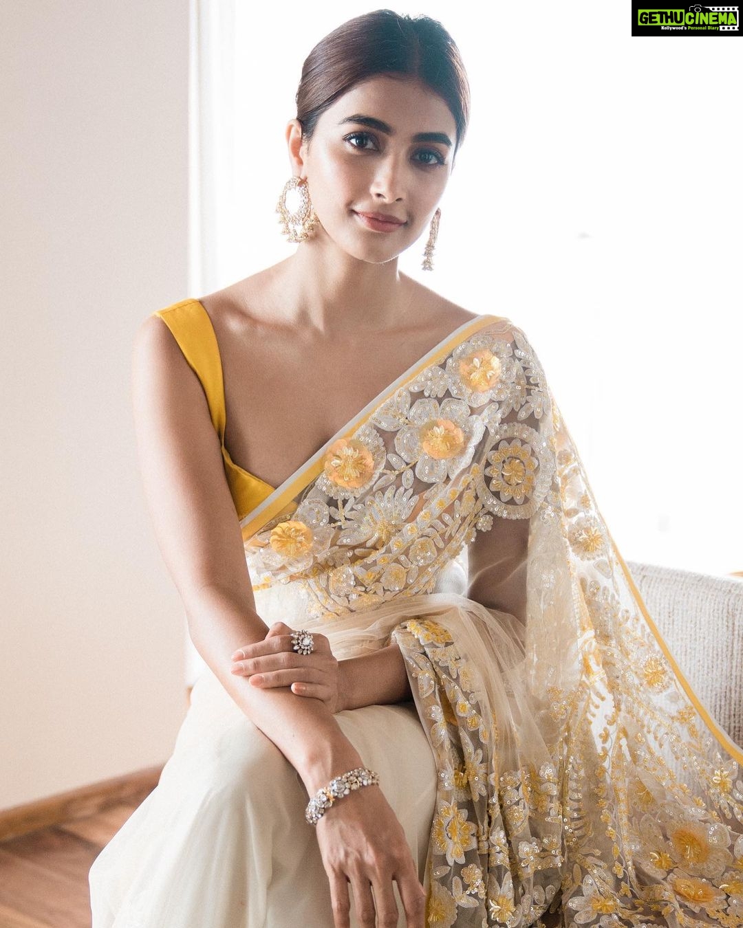 Pooja Hegde Instagram - All dressed up and FINALLY somewhere to go! ☺️ @manishmalhotra05 @anmoljewellers @kajol_mulani