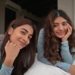 Pooja Hegde Instagram - Twinning with the pup 👭🏻😍 #familytime #pajamagirls