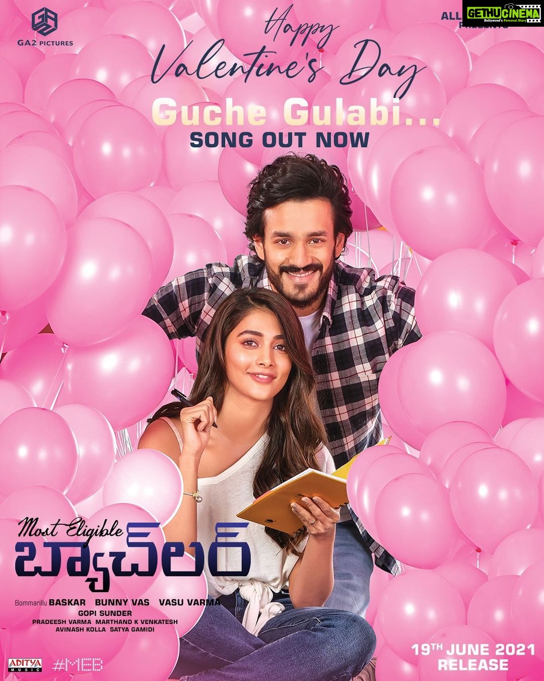 Pooja Hegde Instagram - Here comes the mesmerizing melody #GucheGulabi π Plug-in your Headsets & Indulge in this melody!π§ βΆοΈ Link in stories πΉ @gopisundar__official π #AnantaSriram @shreemani88 π€ @armaanmalik #MostEligibleBachelor @akkineniakhil #BommarilluBhaskar @pradeesh.varma #BunnyVas #VasuVarma @adityamusicindia @ga2pictures