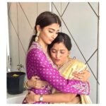 Pooja Hegde Instagram - Hey mom,can’t express how much you mean to me, I wish I was a poet or something, that way I could at least try to put it in words...but I’m not..so I’m just gonna do my best to make you FEEL loved instead. Happy Birthday Mom 😍hope to make you proud of me and fulfil ALL your dreams ❤️