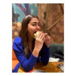 Pooja Hegde Instagram - Craving for a Nando’s burger right now 😭😍🍔...what are you craving for? #quarantinedreams