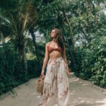 Pooja Hegde Instagram – Tropical thunder 🌴🌴🌴 Maldives