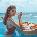 Pooja Hegde Instagram - Just an ordinary girl looking for extraordinary experiences ☺️🤎 @huvafenfushi_maldives @coastalinofficial Huvafen Fushi Maldives