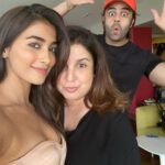 Pooja Hegde Instagram – Thank you for the YUMMIEST pre Diwali lunch @farahkhankunder 😘😘 it lived up to its legendary status 😄 @manieshpaul ur photobombing skills were also up to the mark today 😜