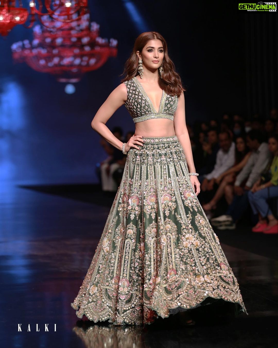 Pooja Hegde Instagram - Super delighted to be the muse for @kalkifashion HÉRA. The entire collection screams innovative color palettes & brides if this is not what you are looking for I don’t know what is.💚🤍 It was super fun, thank you for having me✨ Co-ordinated by: @gladucamepr . #kalkifashion #PoojaHegdexKALKI #KALKIHÉRA #TimesFashionWeek #AboutYesterday