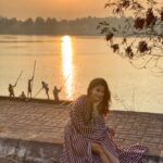 Pooja Hegde Instagram - Oh that magical golden hour light...😍🥰 #sunset #goldenhour Mangalore