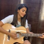 Pooja Hegde Instagram - When your an Ed Sheeran fan and you learn to play the guitar,you just GOTTA learn one of his songs 😃 Here’s one of my favourites,Photograph