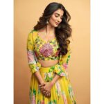 Pooja Hegde Instagram – 💐💐💐
#Maharshi  @mrunaliniraodesign @kaluvabynk @neeraja.kona @kajol_mulani @suhasshinde1 @akshay.rao.photography