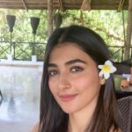 Pooja Hegde Instagram – Flower girl 🌼 #chillvibes