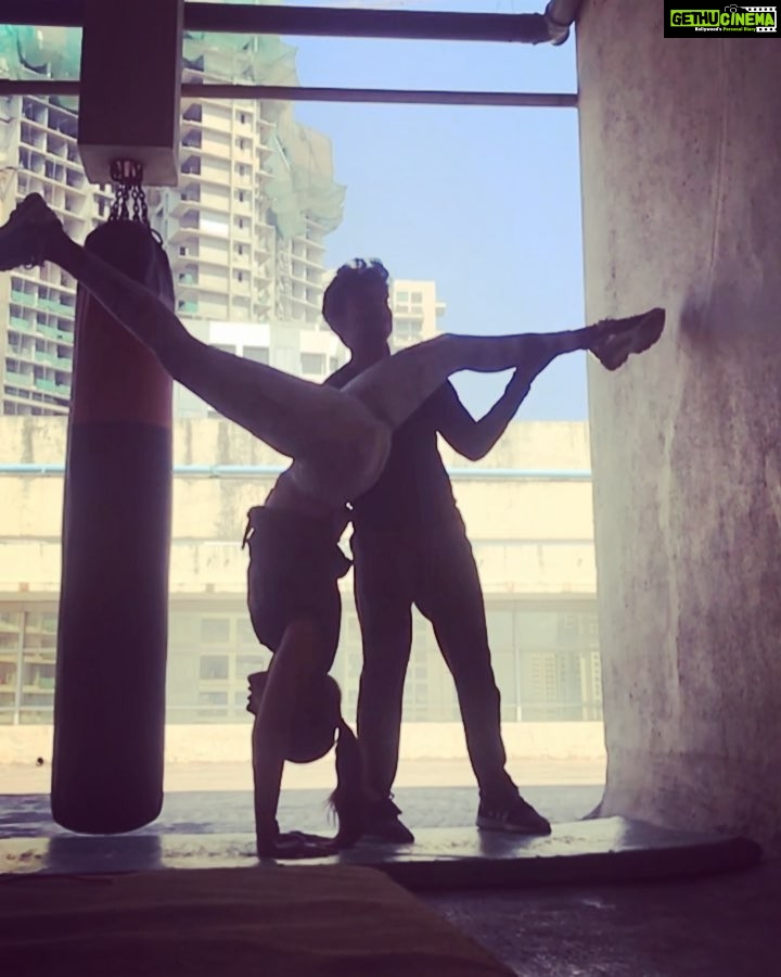 Pooja Hegde Instagram - 🎵 and I’m freeee....Free Fallin’ Fallin’🎵❤️ #sundaymorning #liberating @rakeshyadav13
