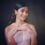 Pooja Hegde Instagram – ❤️ …because life without love is nothing..because loving IS living 😊 Happy Valentines Day 😘 #paradigmoflove #nothingelsematters