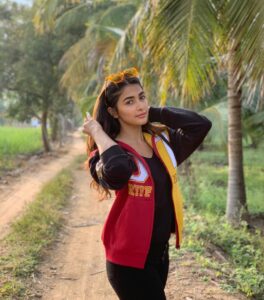 Pooja Hegde Instagram - “Some old-fashioned things like fresh air and sunshine are hard to beat” ❤️ #freshairandfreedom #gypsylife Tamil Nadu