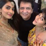 Pooja Hegde Instagram – SOOOOO much love for these two people cannot explain ❤️❤️ As I wrap my first film for this amazing banner @nadiadwalagrandson I already feel like a part of the family..to many more 🥂 @wardakhannadiadwala you be my cutie 😍 #Housefull4 #itsawrap