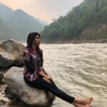 Pooja Hegde Instagram – Some moments you just can’t get enough of..so you satisfy yourself by taking a picture,carry it in ur heart and then relive it again later.. #onesuchmoment #beauty #cantgetenough #freezingtime Uttarakhand