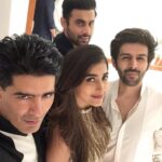 Pooja Hegde Instagram – Eid Mubarak ❤️ #Repost @manishmalhotra05
・・・
Eid Celebrations Tonight @arpitakhansharma ….. @hegdepooja @kartikaaryan @freddy_daruwala #posers #friends