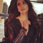 Pooja Hegde Instagram - Wind in my hair,camera in my face...📸📸 #quickphotoshoots #bts