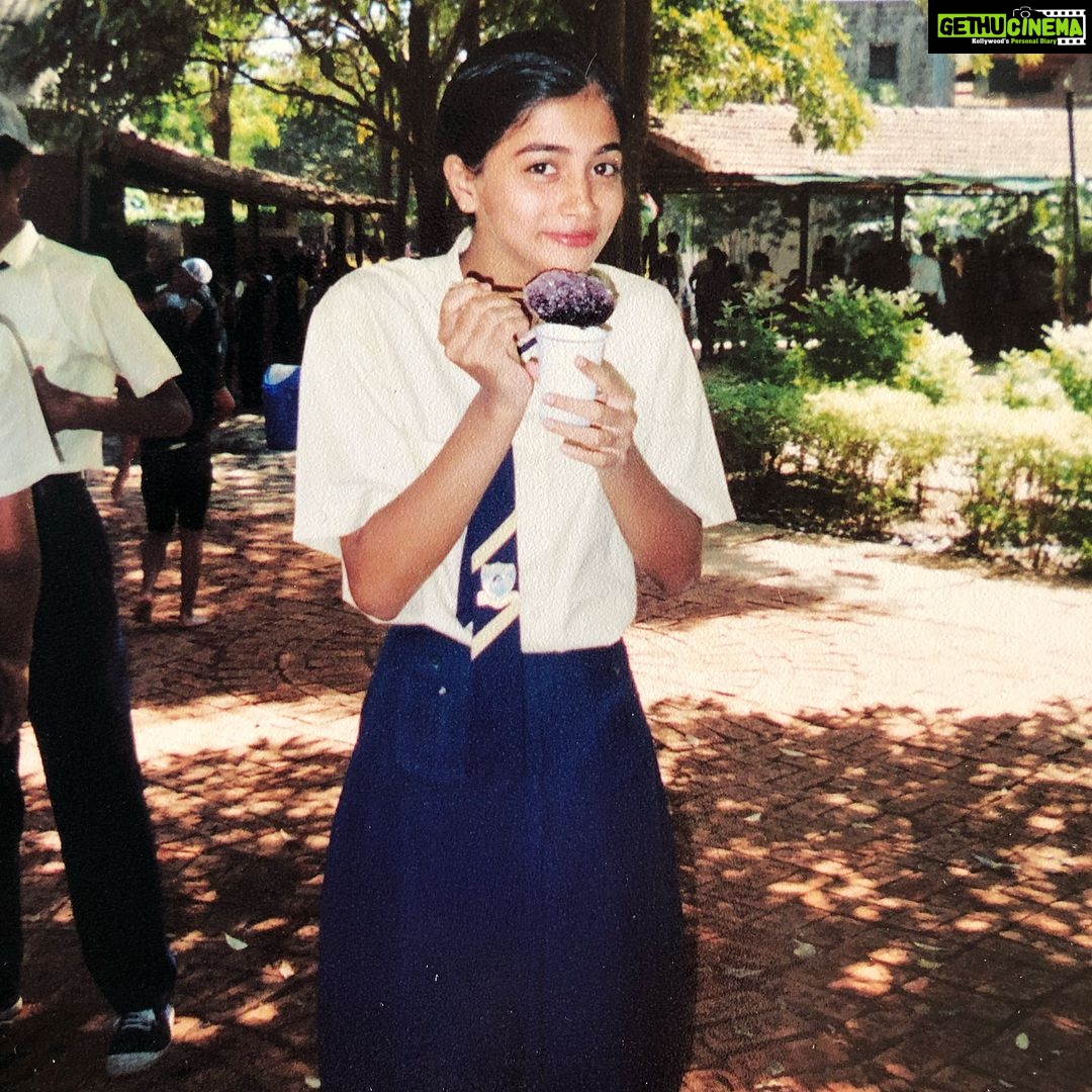 Pooja Hegde Instagram - Found an old,school picture of mine and marvelled at life and how far Iโve come..From the shy,braces wearing,tomboyish and goofy girl to number 1 on Timeโs Most Desirable ๐ Love it ๐ itโs been in an interesting story so far..and the story is still being written...๐๐ #lotsmoretocome #milestogobeforeisleep #blastfromthepast