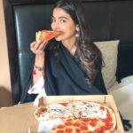 Pooja Hegde Instagram - Me and my unabashed love for pizza 😍❤️ #truepyaar #nowleavemealone #pizzaislife #fitwithanappetite New York, New York