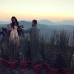 Pooja Hegde Instagram - It truly was really cold..and then the wind..bruhhhh🙈 #shootlife #frozen #thingswedotokeepwarm #Repost @florianhurelmakeupandhair ・・・ Somewhere in the cold of Ooty shooting an ad with @hegdepooja @evamidgley @citraindia #florianhurelmakeupandhair