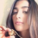 Pooja Hegde Instagram - While playing with my time turner I wondered..If you could turn back time,would you do it,and what for? Would you change,better or just re live something?..Lemme know 😊 #midnightmusings #timeturner #justathought