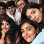 Pooja Hegde Instagram – The family that plays board games together stays together 😂 It’s crazy how competitive we are and how many arguments we have while playing games 🤬😂 But here’s a smiling pic of ours 😊 #bhaibehenthings #familyphotos #nofilterneeded #noOptionButToLoveThemCozFamilyAndShiz ❤️