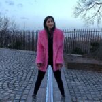 Pooja Hegde Instagram - I stand in the East and West,with a will and dream to captivate and conquer it all..💥 #beginingoftime #dreambig #onegirltwohemispheres #coolstuff #theworldisouroyster #00degreeslongitude Royal Observatory Greenwich