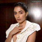 Pooja Hegde Instagram – ❤️❤️❤️ @tonywardcouture @tanghavri @amolkamatphotography @sahithya.shetty