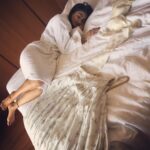 Pooja Hegde Instagram - Just 5 minutes more please 😴😴😴😴🖐🏼 #shootlife #snoozer #dayslikethese #growingupsucks