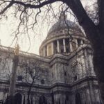 Pooja Hegde Instagram – We all deserve a little wanderlust 😍❤️ #takemeback #lostintime #architectureporn St. Paul’s Cathedral