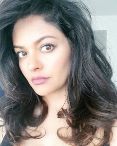 Pooja Kumar Instagram - “I speak not for myself but for those without voice...those who have fought for their rights...their right to live in peace, their right to be treated with dignity, their right to equal opportunity, their right to be educated”. - #malala yousafzai. #blm #equality #justice #humanity #people #america #global